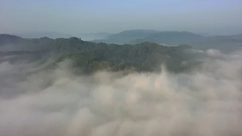 Clouds over mountain rainforest Video stock 127168491