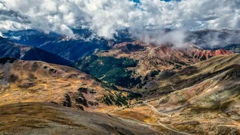 Clouds Over Mountain Range Foto stock
