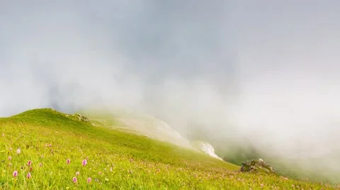 Clouds over the mountains. 스톡 동영상 52629748