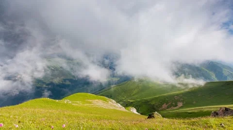 Clouds over the mountains. 스톡 동영상 52630426