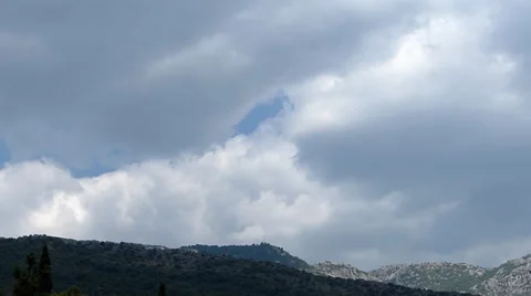 Clouds Over Mountains Time-Lapse video. Stock-Footage 35628338
