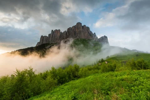 Clouds over the mountayn Big Thach. Stock Footage 52584394