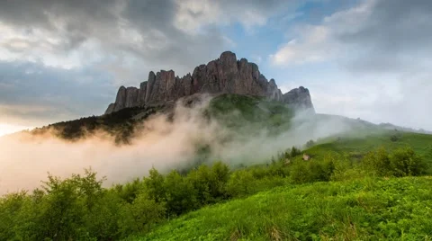 Clouds over the mountayn Big Thach. Stock Footage 52584484