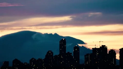 Clouds over Mt Baker Morning 库存影片 72248206