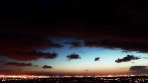 Clouds over the night city 動画素材 5165123