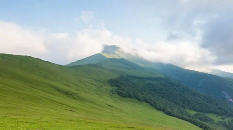The clouds over the observatory in the mountains. 스톡 동영상 52630847
