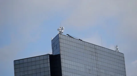 Clouds Over Office Buildings Vídeo Stock 48015003