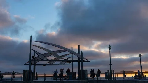 Clouds over Redondo Beach Pier 스톡 동영상 94670243