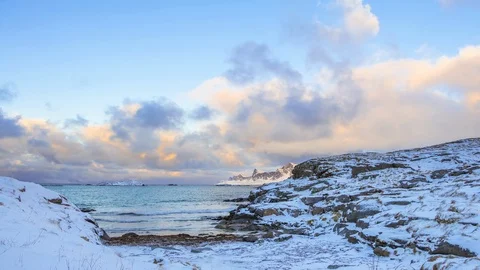Clouds over the Winter Bay. Time Lapse 库存影片 106454158