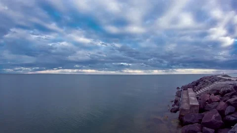 Clouds Pass over Lake Superior by Duluth Minnesota - Timelapse 库存影片 141111236