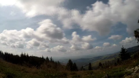 The Clouds Pass Over the Mountains - TimeLapse 스톡 동영상 95730837