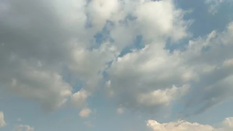 Clouds passes by quickly Video stock 205017826