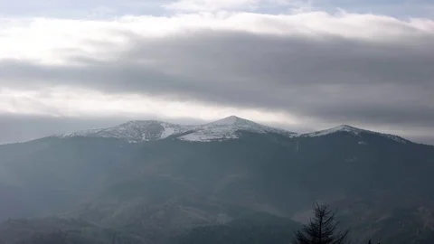 Clouds Passing the Carpathian Mountain Ridge. Time Lapse Clip Stockbeeldmateriaal 71283543