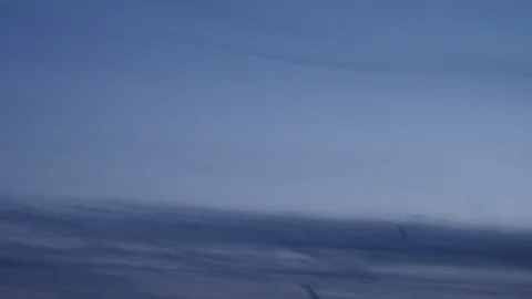 Clouds passing at great speed. Blue sky. Time-lapse video Video stock 90558217