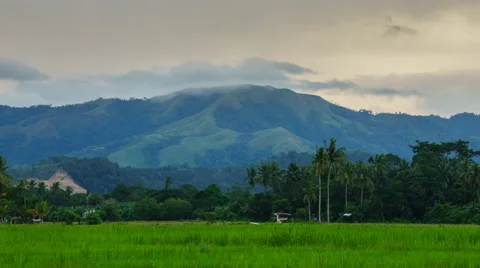 Clouds Passing Over Mountain Range Stock-Footage 43563354