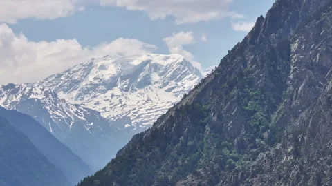 Clouds passing over mountain range Stock Footage 289676664