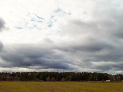 Clouds quickly rush on the sky. Time Lapse. 4x3 Stock Footage 32360543