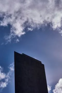 Clouds reflected in buildings Foto stock