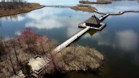 Clouds Reflecting off Marsh 스톡 동영상 194954090
