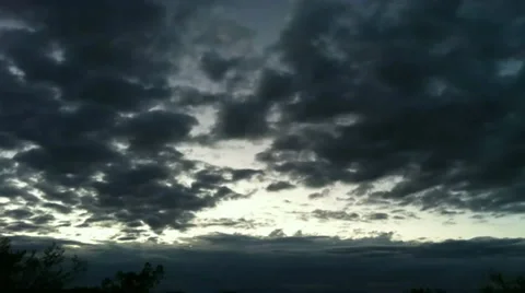 Clouds Retreating Stockbeeldmateriaal 32348664