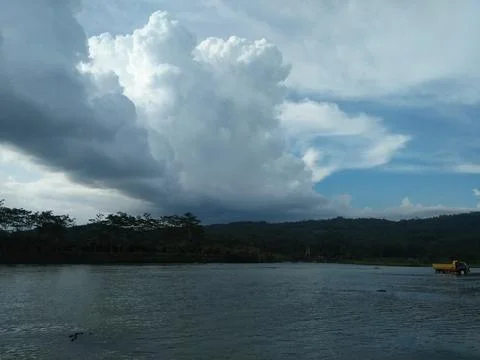 Clouds on the river Foto stock