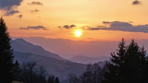 Clouds rolling and last rays of sunlight, beautiful weather 4k landscape sunset 스톡 동영상 275040480