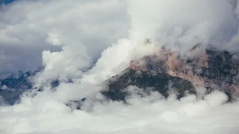 Clouds Rolling Over The Great Mountain Range Stock-Footage 87749580