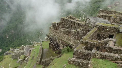 Clouds rolling over Machu Picchu Stock Footage 4560882