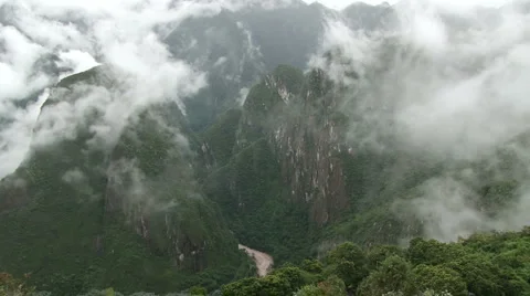 Clouds rolling through the Urubamba Valley Video stock 4568880