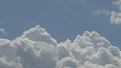 Clouds rolling like waves Stock Footage 159074354