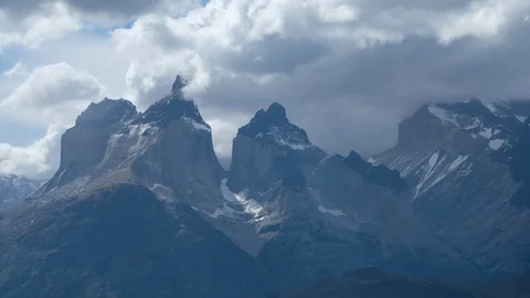 Clouds run over the Cuernos Towers in Torres del Paine National Park, Patagonia Stock-Footage 127832181