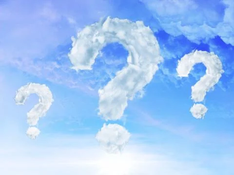 Clouds shaped as question mark on blue sky background Illustrazione stock