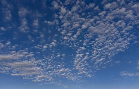 Clouds sky background blue texture. Bright clouds white soft pattern. Dayligh Stockfoto's