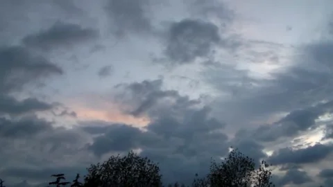 Clouds in the sky that flow as the night comes 库存影片 130700189