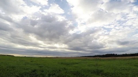 Clouds sky with meadow 動画素材 78679088