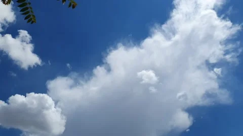 Clouds in the sky time lapse 動画素材 199461575