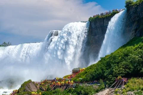 Clouds of splashes and falling water from Niagara Falls, Niagara State Park Foto stock