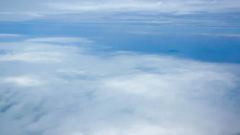 Clouds taken within an airplane. Vidéo 145976137