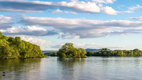 Clouds in Time Lapse over Loch Lomond from Milarrochy Bay, Scotland, UK Vídeos de archivo 197293254
