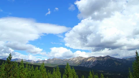 Clouds Time Lapse over Mountain Range 스톡 동영상 33132788