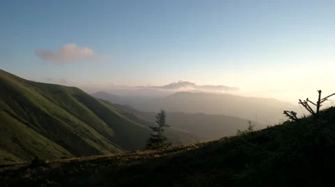 Clouds Time Lapse Pan Over Mountain Range Vídeo Stock 65412131