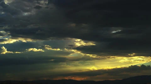 Clouds Time Lapse of Sun Rays over Desert Mountains Vídeo Stock 29159857