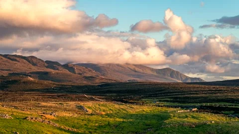 Clouds in Time Lapse of Sunset over Mointains and Meadows, Highland, Scotland 動画素材 197279152