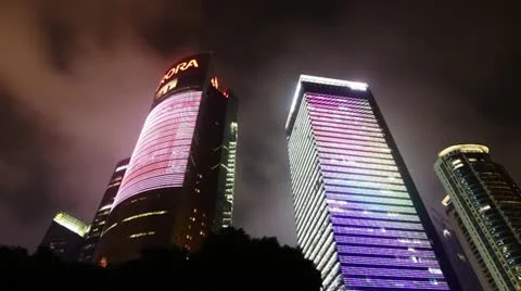 Clouds Timelapse over some tall buildings Video stock 12296181