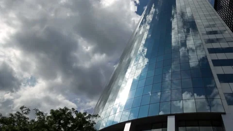 Clouds Timelapse reflecting in a tower in Manhattan 스톡 동영상 157580597