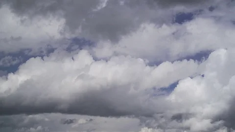 Clouds TL Stockbeeldmateriaal 81589166