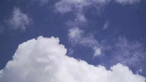 Clouds TL Stockbeeldmateriaal 81592308