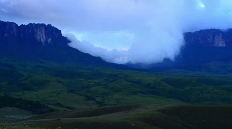 Clouds on the top of Mount Roraima in the evening Stock Footage 58630782