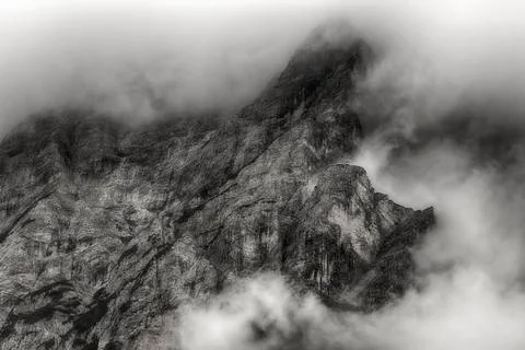Clouds on the top of mountain Foto stock
