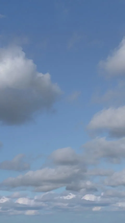Clouds30S-RepatingLoopVertical Stockbeeldmateriaal 340406589
